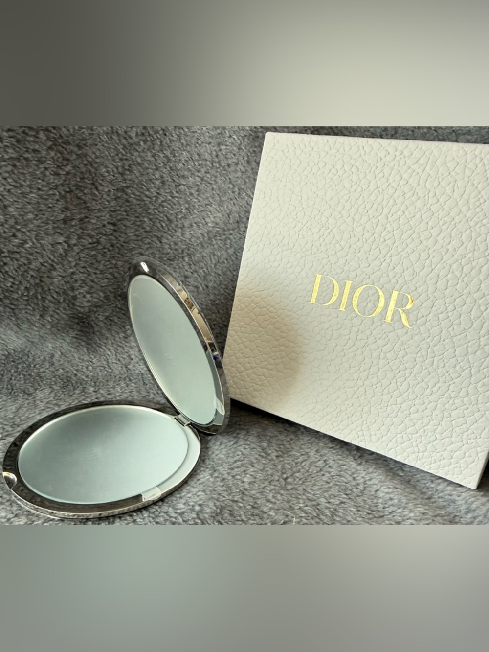 Dior Silver Color Compact Double Mirror with Box, NWT NIB. - Picture 3 of 6